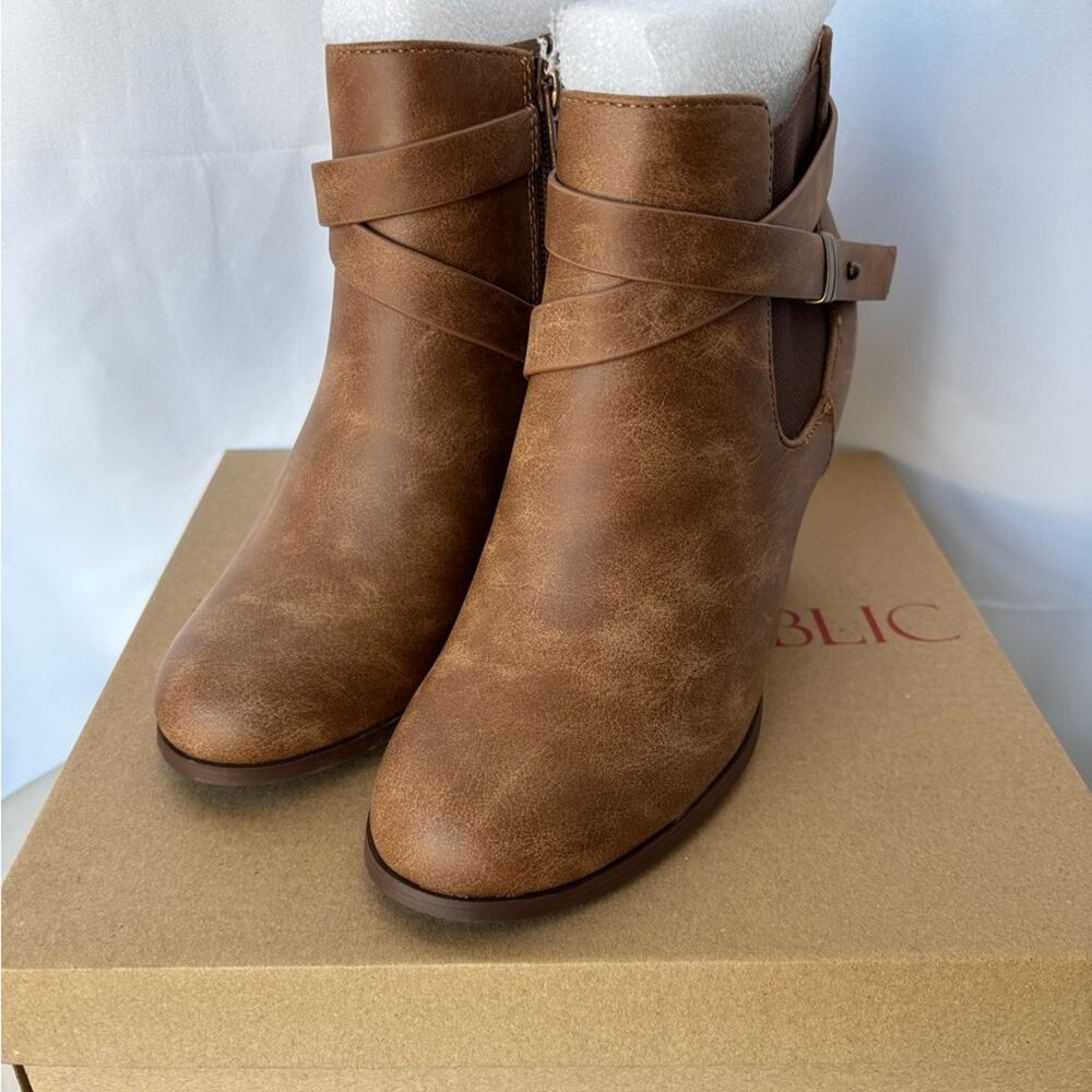 NEW Marco Women's Chic Tan Ankle Booties Faux Leather Size 5 - Picture 6 of 6